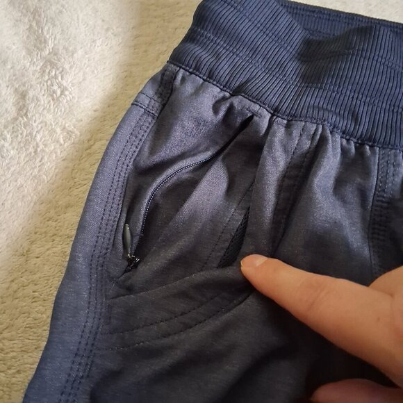 The North Face Women's XS Blue Aphrodite 2.0 Capri Pants - Picture 5 of 12